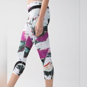 ☀️Lululemon Run: Inspire Crop II *All Full-On Luxtreme in Pigment Wave Multi